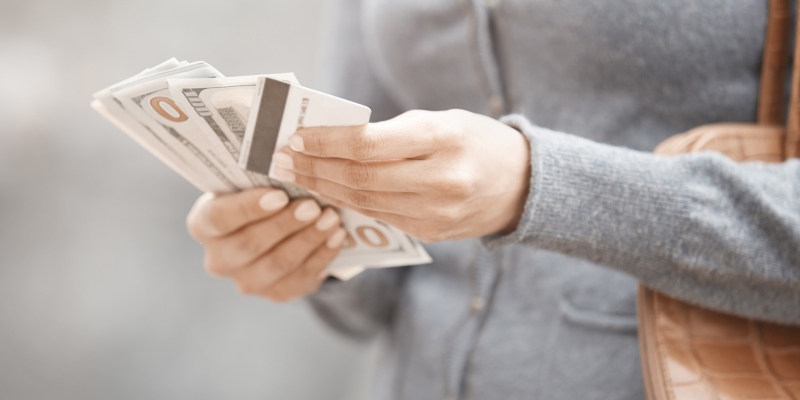 快速小額貸款vs刷卡換現金怎麼選？優缺點、注意事項一次整理給你